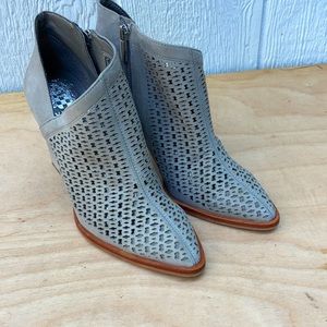❤️ Vince Camuto Booties